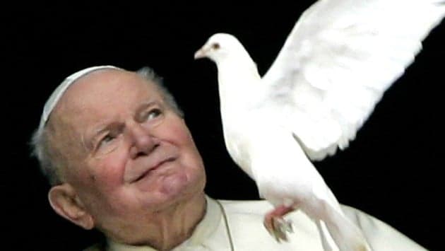 Saint Jean-Paul II avec une colombe, symbole de paix